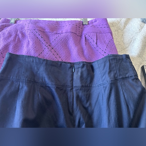 Navy Skirt. Could be casual or business attire - Picture 3 of 4